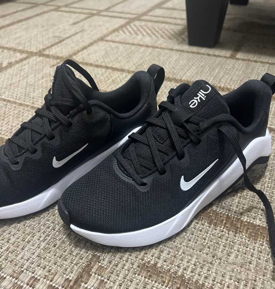 Tênis Nike Air Zoom Bella 7 Feminino